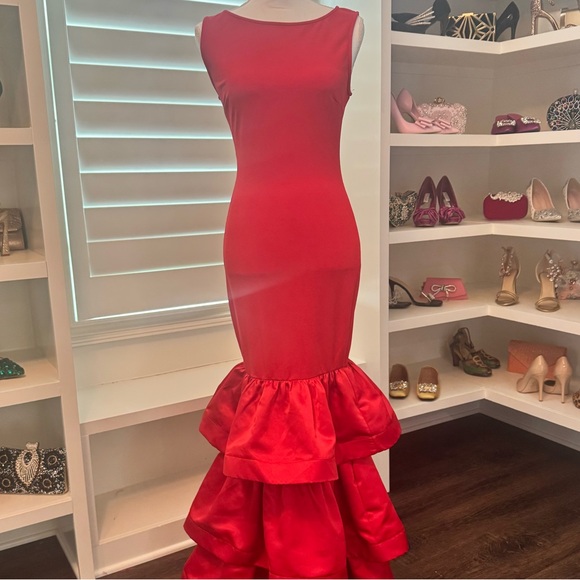 ❤️ Red Tiered Ruffle Mermaid Gown – Statement Formal Dress ❤️ - Picture 1 of 5